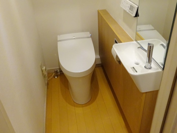 プレアスLSとサティスリトイレ手洗器付にお取替え プレアスLSとサティスリトイレ手洗器付にお取替え